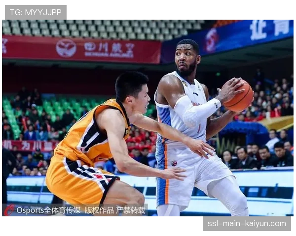 数据网站预测：爱德华兹与穆罕默德二番战胜负概率接近五五开